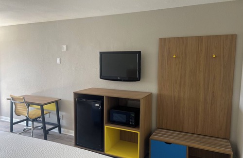 Hemet Hotel | Days Inn by Wyndham Hemet