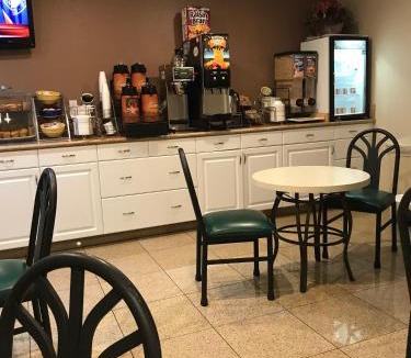 Oceanside Hotel | Days Inn by Wyndham Oceanside