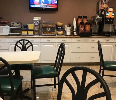 Oceanside Hotel | Days Inn by Wyndham Oceanside