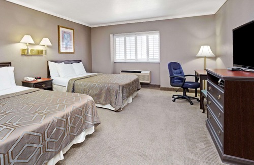 West Covina Hotel | Days Inn by Wyndham West Covina