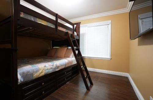 Hermosa Village House | Dazzling 5 Bedroom Pool Home 1/4 Mile To Disney