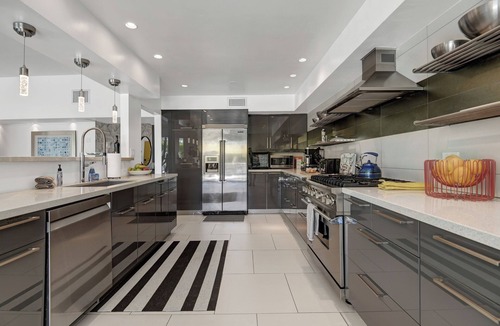 Deep Well Ranch House | Deepwell Dream Home - Modern Luxury, Close to Everything, Amazing Location