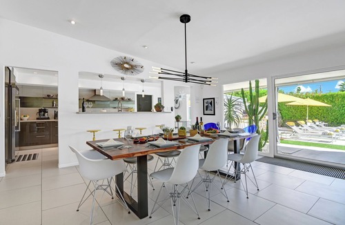 Deep Well Ranch House | Deepwell Dream Home - Modern Luxury, Close to Everything, Amazing Location