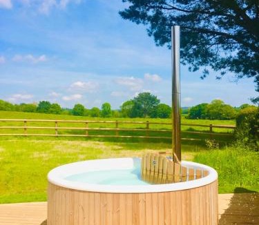 Westcott House | Deer Den timber clad cabin with hot tub, up private lane
