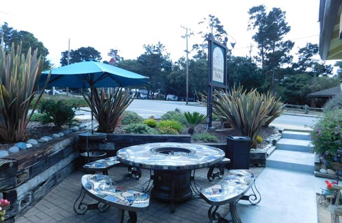Pacific Grove Hotel | Deer Haven Inn