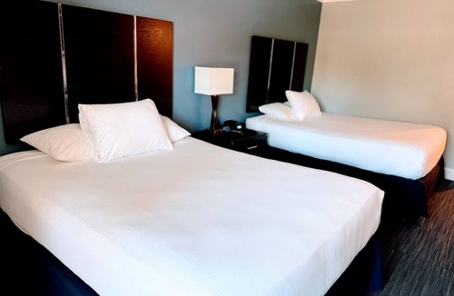 Old Towne Hotel | Delight in Comfort Near Attractions: Room w/Continental Breakfast