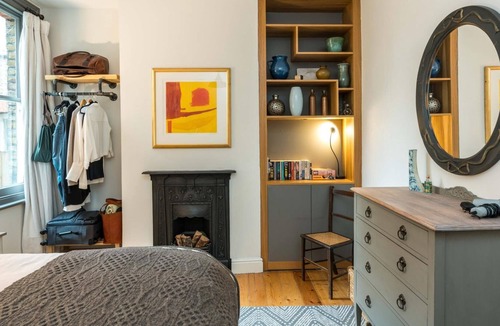 Barnes Apartment | Delightful 1BD Flat in the Heart of Barnes Village
