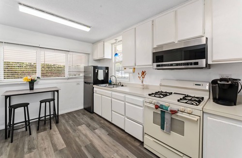 Mission Hills House | Delightful 3-bedroom house with AC in sunny San Diego