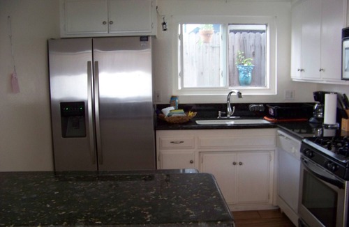 Santa Ana Heights House | Delightful Duplex Sleeps 10 comfortably with WiFi &Pet Friendly in Newport Beach