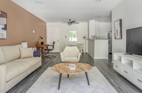 Pacific Palisades Apartment | Delightful Pacific Palisades 1BR w/ Hot Tub, nr Beach, by Blueground
