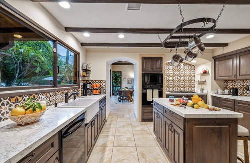 El Mirador House | Delightfully spacious 4BR estate w big pool, games, walk downtown