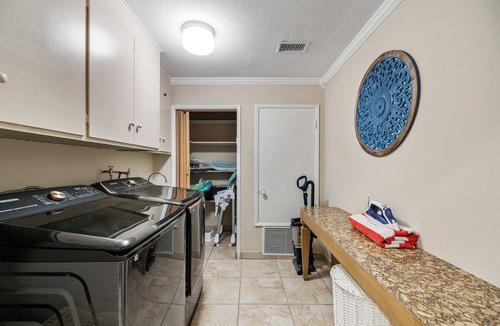 El Mirador House | Delightfully spacious 4BR estate w big pool, games, walk downtown