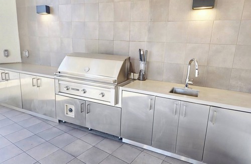 Little Tokyo Hotel | Deluxe 2-Bedroom Stay in the Heart of Los Angeles