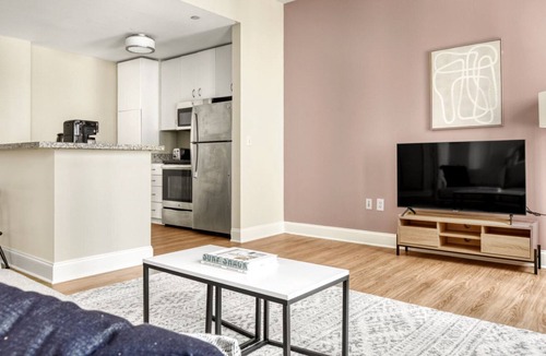 Financial District Apartment | Deluxe Downtown 1BR w/ Gym, Pool & Spa, near 7th St Metro, by Blueground