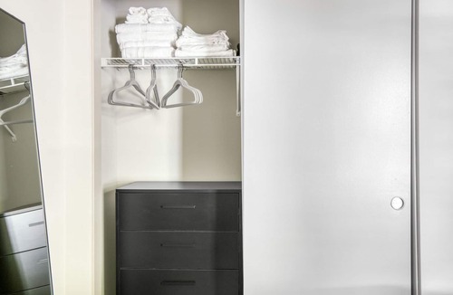Little Tokyo Apartment | Deluxe Downtown 2BR w/Pool, W/D & Gym, near 7th St Metro, by Blueground