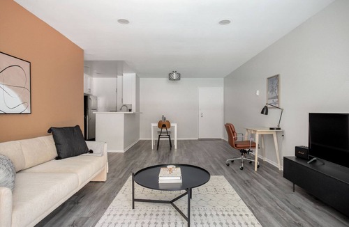 Pacific Palisades Apartment | Deluxe Pacific Palisades 1BR w/Pool, Close to Beach, by Blueground