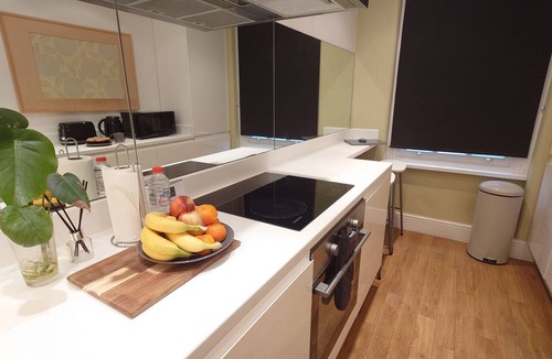 Cathedrals Apartment | Deluxe Tower Bridge Apartments