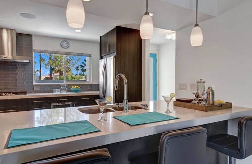 Palm Springs House | Desert Gem - Colorful and Classic Palm Springs!