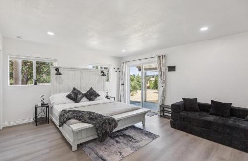 Stallion Springs House | Desert Mountain Escape with Private Hot Tub home