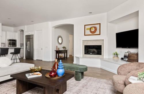 Rancho Santana House | Desert Spring by Fieldtrip 8Bd Resort with Pool Spa Casita