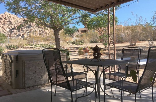 Panorama Heights House | Desert View Retreat w/HotTub in Joshua Tree