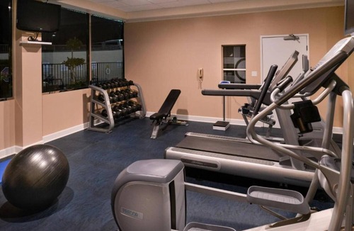 East Pasadena House | Designed for the smart traveler, we offer a clean and comfortable stay.