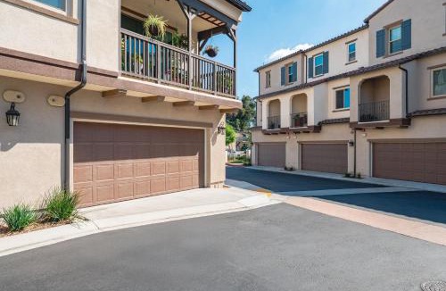 El Monte House | Designer 3BR El Monte Retreat Near DTLA & Pasadena