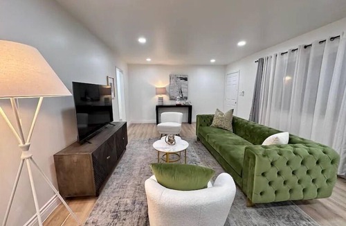 Ontario House | Designer holiday house/near Ontario Airport