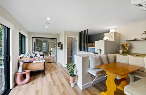 Hollywood Hills West Apartment | Designer Laurel Canyon Retreat, Hollywood Hills