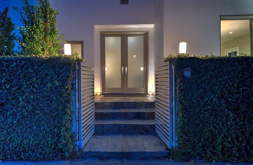 Beverly Grove House | Designer West Hollywood Home. Steps from Melrose & The Grove. HSR25-000712