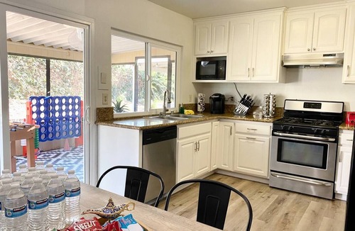 Riverside House | Desirable Victoria Ave 3 BR Near UCR/Disney * Golf