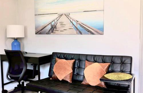 Monrovia House | Detached Guesthouse in Monrovia/Los Angeles