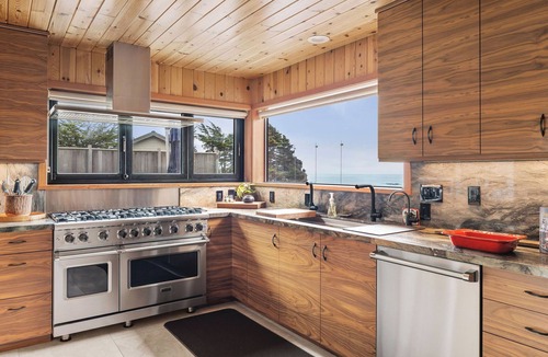 Gualala House | Dew Point Retreat, by Vinifera Homes