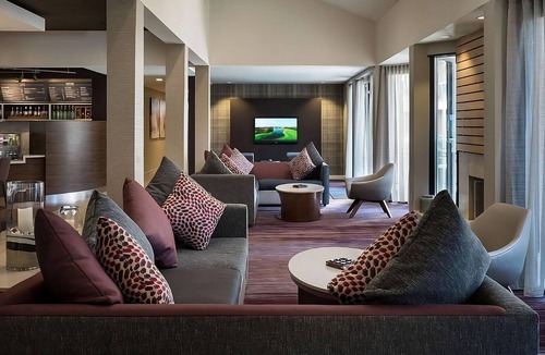 El Segundo Resort | Discover Los Angeles Beauty! Free Airport Shuttle, Seasonal Pool, Pets Allowed!