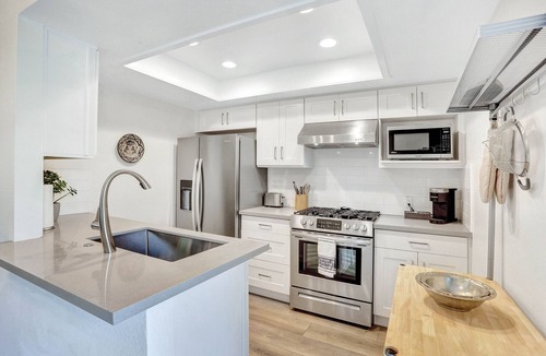 Lantern District Condo | Discover the allure of Dana Point in this beautiful 1 bedroom unit that sleeps 4