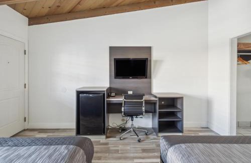 Seaside Hotel | Discovery Inn Monterey Bay