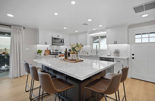 Placentia House | Disney Close-Luxury/2Kings/Elsa &Toy Story themes