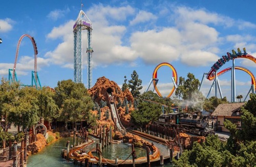 Anaheim Resort Resort | Disney Fun Starts Here! 2 Beautiful Units, Pool, Onsite Dining, Near Disneyland