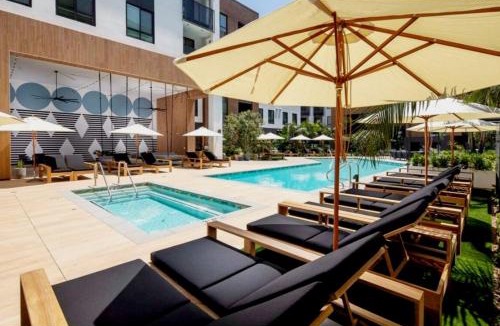 Stanton Apartment | Disney, Knott's, Hot Tub, 24hr Gym, Parking, Wi-fi