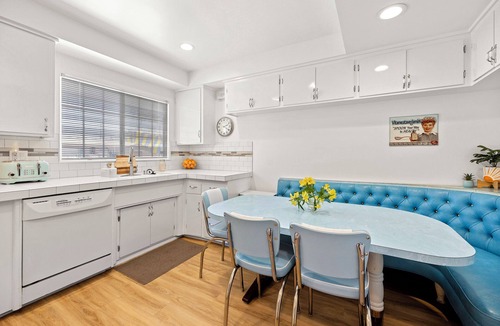 Fullerton House | Disneyland close, 14 guest family home with pool!