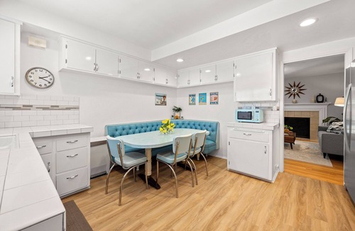 Fullerton House | Disneyland close, 14 guest family home with pool!