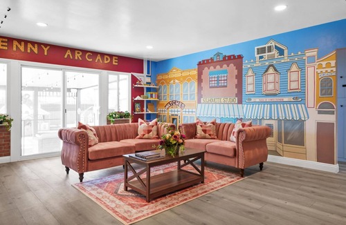 Anaheim Resort House | Disneyland Dream: Arcade, Theater, Playground, Minigolf, and more!