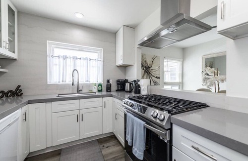Fullerton Villa | Disneyland/Knott's, 5BR 4BA, No Tax, Large Parking