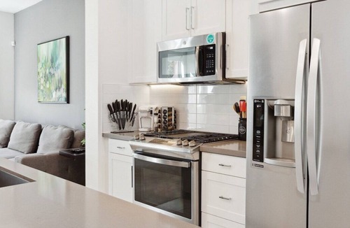 Central San Pedro House | Dockside · Modern Townhome w/Views, Theatre, All Amenities!