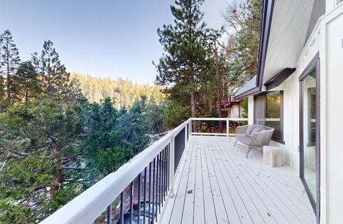 Blue Jay House | Dog-friendly home with beautiful views, large deck, smart TVs & lake access