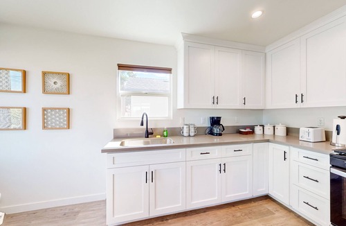 Canyon Country House | Dog-friendly home with outdoor space, grill, amazing views, AC, & W/D