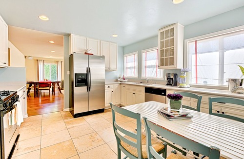 La Jolla Shores House | Dog-Friendly Home w/Fireplace, Gas Grill, Deck, Fast WiFi, Private Washer/Dryer