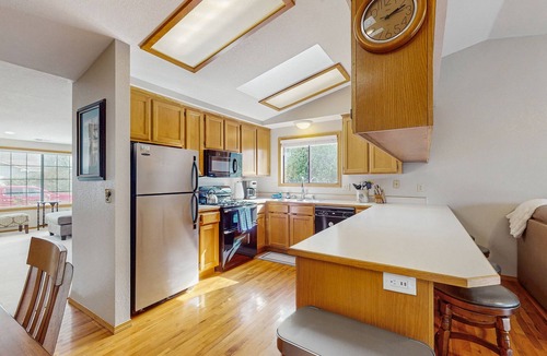 Pacific House | Dog-friendly home with large private yard & bbq - close to beach & hiking