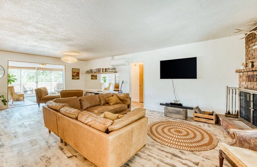 Wishon House | Dog-friendly mountain view retreat with W/D & wood fireplace - close to lake
