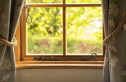 Ottery St Mary Cabin | Dog Friendly Otter Pod Retreat